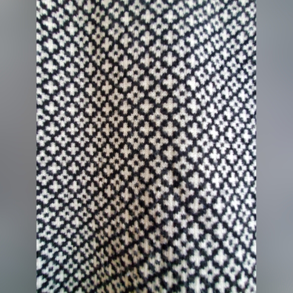 Gran Sasso Trendy pattern 100% Virgin Wool Vest - Picture 3 of 7